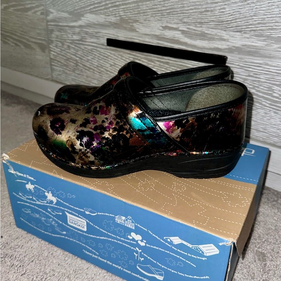 Dansko Leopard Print Clogs - Picture 3 of 3